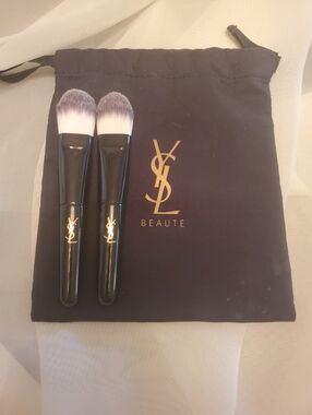 ⭐️YSL POUCH & 2 YSL FOUNDATION BRUSHES TRAVEL SIZE NEW